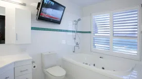 Villa Seascapes with sweeping waterviews - Image 2