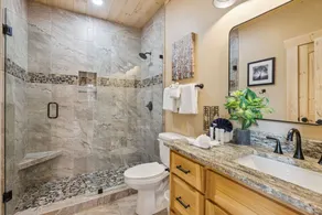 Robeson Hood Lodge 4 Bedroom Home - Image 4