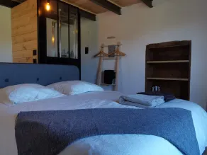 Renovated vineyard house in Langeac, nature and hiking - Image 3