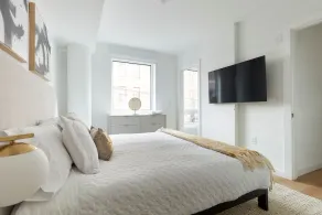 Airy 3 BR Flat w Shared Deck - gym - Mins to NYC - Image 5