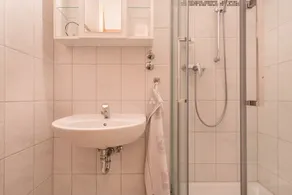 Apartment \"3 Apartment mit Gartenblick\" with Mountain View, Private Balcony & Wi-Fi - Image 2