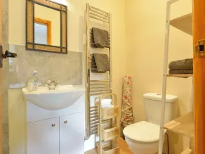 QUOIT X BARN, pet friendly, with open fire in Bampton, Devon - Image 3
