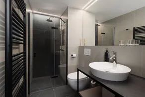 Avenue Chalet - Image 4