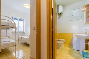 Apartment a stone's throw from Gallipoli - Image 2