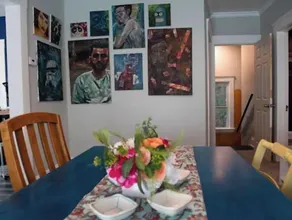Eclectic Stay in Waterloo Arts District - Image 5