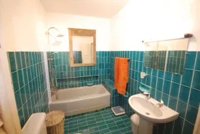 Smuk provencalsk hus med saltvandspool og stor have tæt på landsbyen - Image 3