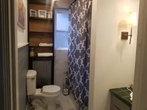Spacious 3 bedroom and 2.5 bathroom home located in historic Shaw Neighborhood. - Image 4