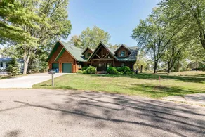 LOVELY LAKEFRONT HOME ON THE SHORES OF CASTLE ROCK LAKE WITH PRIVATE PIER - Image 4