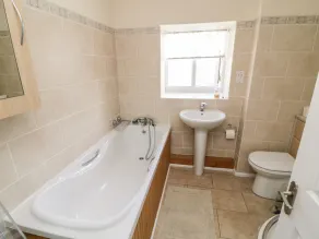 CROOKED WELL, family friendly, character holiday cottage in Timsbury - Image 2