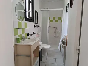Cozy Renovated Cottage Near Nantes Canal with Private Garden and Bikes - Image 3