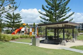 Luxury 2-bedroom Holiday Apartment in Kingscliff & direct Lagoon Access - Image 3