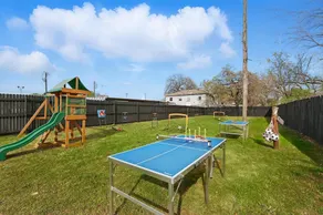 Modern 4BR 2BA Home with Hot Tub-Grill & Huge Yard - Image 4
