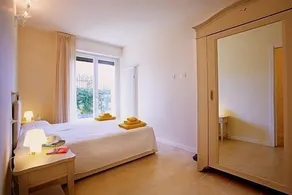 Dorfzentrum, Pool-Apartment mit Seeblick. Kein Auto als Bus und Fähre erforderlich - Image 5