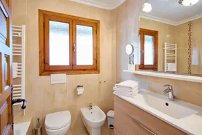 6 senge, 4 badeværelser, sommer køkken, Super havudsigt, tæt på havet, store terrasser - Image 5