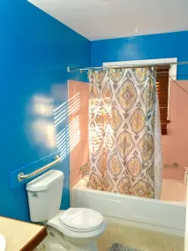 Peaceful Roomy Estate In the City (Limited Offer!) - Image 3