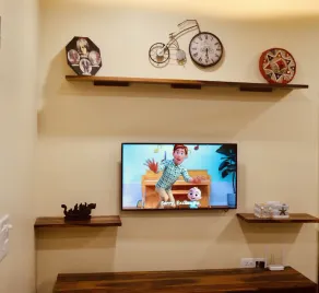 MODERN # CLEAN # KIDS FRIENDLY # SOAMI BAGH # DAYAL BAGH # QUITE # CONVENIENT - Image 3
