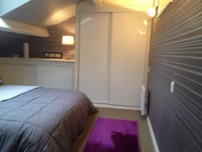 Petite maison avec patio intérieur - Image 2