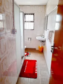 Beautiful 3bedrooms apartment with 2baths in gated neighborhood near the Airport - Image 4