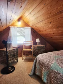 Reel Simple LAKEFRONT Cabin has kayaks for guests to enjoy on the lake! - Image 5
