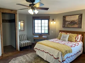 Country, Cozy and UNIQUE!  Rustic ambiance. Available YEAR ROUND. - Image 5