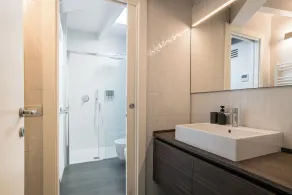 Palazzo La Cortesella - Modern Design & Central Location - Image 5