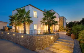 Beach Front Home In Kornic - Image 5