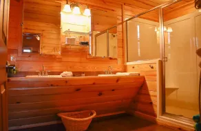 Caddo Ridge Cabin with Hot Tub - Image 4