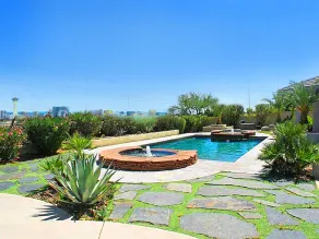 Licenseret Luksus Moderne Estate, Amazing Strip Views! Mins to Strip, Convention - Image 3