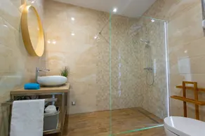 Villa Florentina with Heated Pool - Image 4