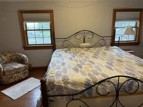 Experience spacious comfort at Open Hearth, a 5-bedroom retreat in Ferry Beach, Saco, ME. - Image 5