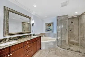 Emerald Grande ❤️❤️ 7th Floor Corner Unit 😎😎 Wrap Around Balcony 🐠🐠 EV Chargers 🦀🦀 - Image 3