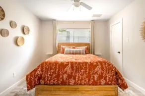 Lake Conroe - Kayak, Paddle Boards, Fishing, Pool Table, Pet Friendly! - Image 5