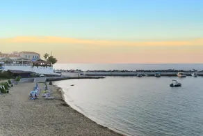 Panormo Seaside Stay with Fireplace - Image 5