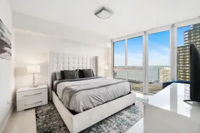 ICON BRICKELL • CORNER TWO BEDROOM• OCEAN VIEW - Image 5