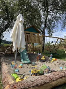 Family-friendly temporary home - Image 2