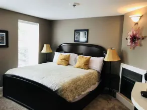 ROOM 2 King Guestroom - Image 5