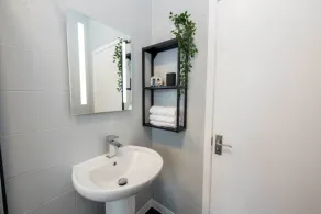 2 Bedroom in the Centre of Stonehaven with Seaviews, near the Beach & Harbour! - Image 5