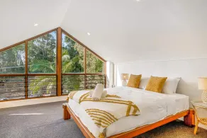 Fuller Holidays - The Rock Beach House on Belongil Beach - Image 2