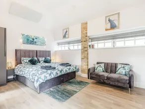 1 bedroom accommodation in Stisted - Image 4