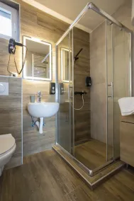 Family Friendly Pool Balkon SPA & Wellness, Parking - Image 5