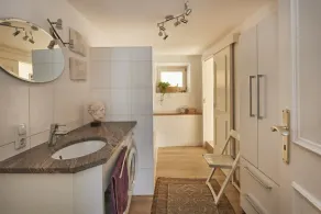 Apartment located at Florianiplatz, with a floor area of 56 m², featuring a terrace and 1 bedroom - Image 2