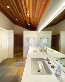 Utroligt smukt, privat, unikt hjem beliggende på Bluff ved Ocean Edge! - Image 5