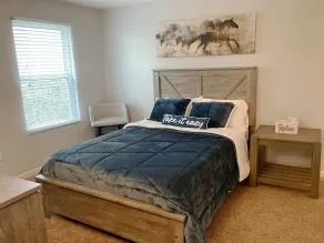Cozy Cottage at Oak Creek Campground (pool, pet friendly, dog park, near Ark) - Image 5