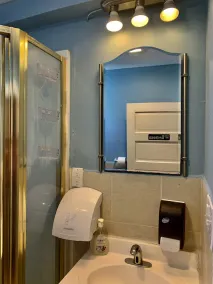 Well-appointed with everything needed - Image 2