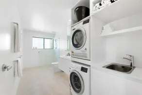 Crystal Shores Top Floor U/4, Stunning Sea View Apartment 200m to Sunshine Beach - Image 3
