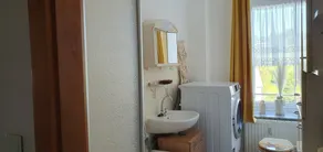 Appartamento 'Ferienwohnung Am Huthainberg' con terrazza privata e Wi-Fi - Image 2
