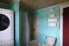 Updated lake cottage right on Damariscotta Lake. - Image 3