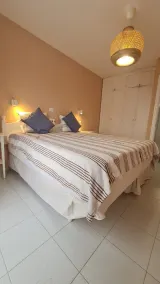Amazing Seaview 2 BEDROOM apartment - Image 3