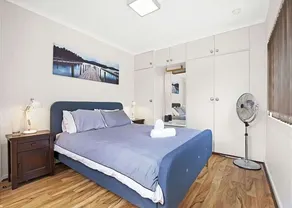 George Bass Drive 569 On The Beach Living - Image 4
