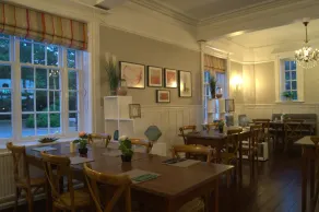 The Hand Hotel - Image 3